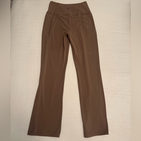 ATHLETA Transcend Stash Crop Straight Leg - Picture 4 of 6